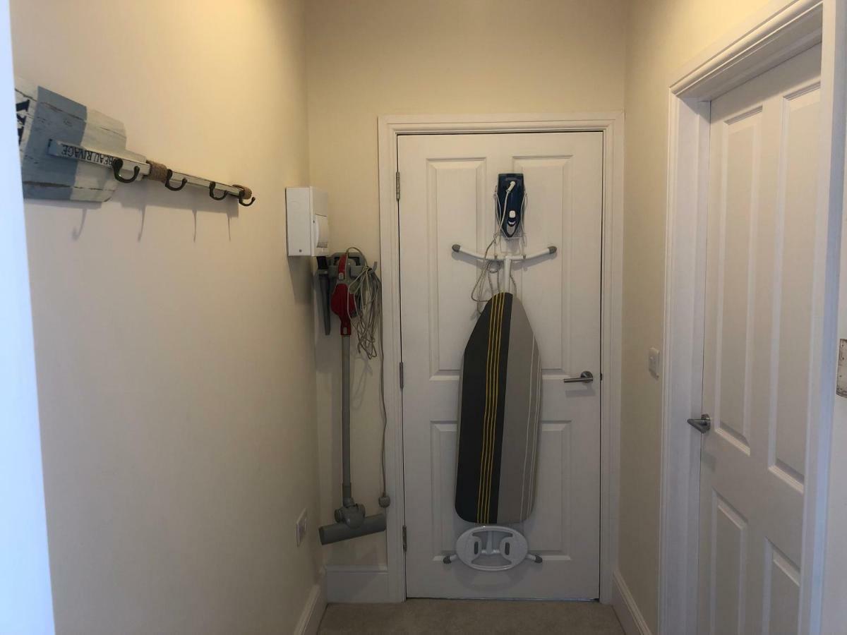 Wight On The Beach, Sleeps 4, Free Off Road Parking, Balcony With Sea Views Ryde  Eksteriør bilde
